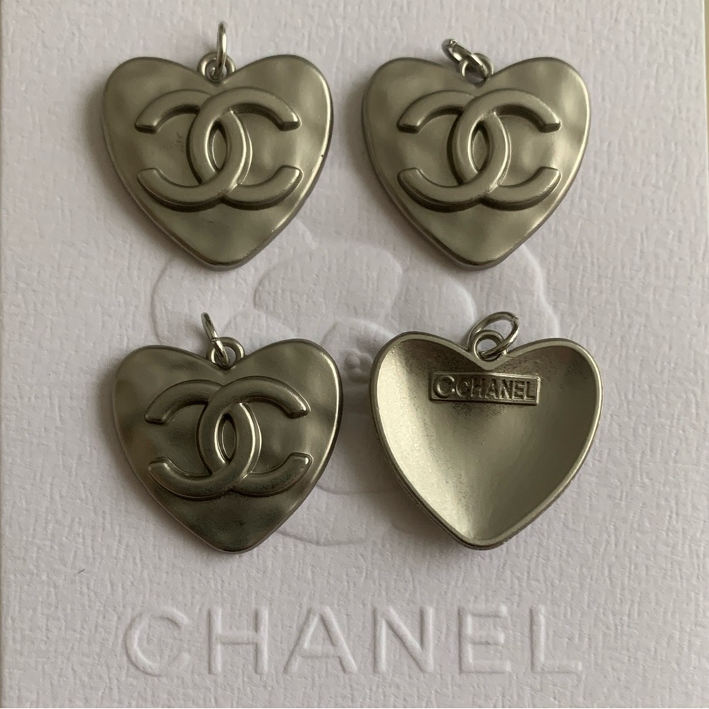 Charms - Picture 2 of 10